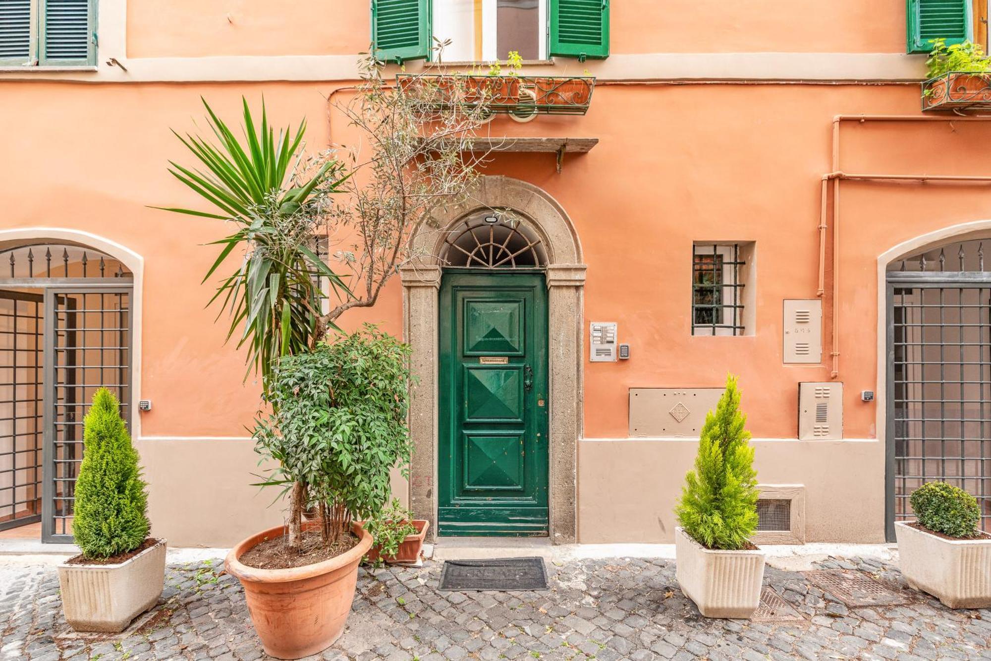 Leopardo Boutique Apartment In Trastevere Рим Экстерьер фото