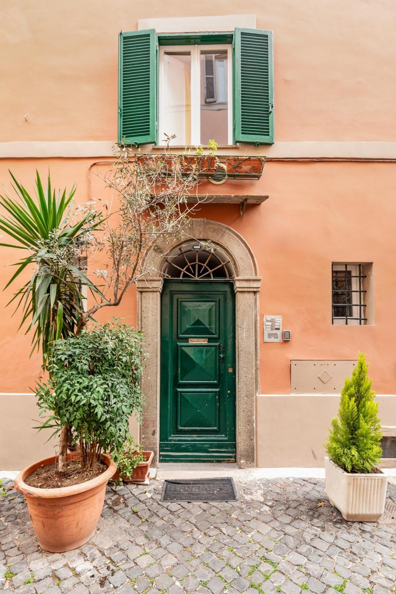 Leopardo Boutique Apartment In Trastevere Рим Экстерьер фото