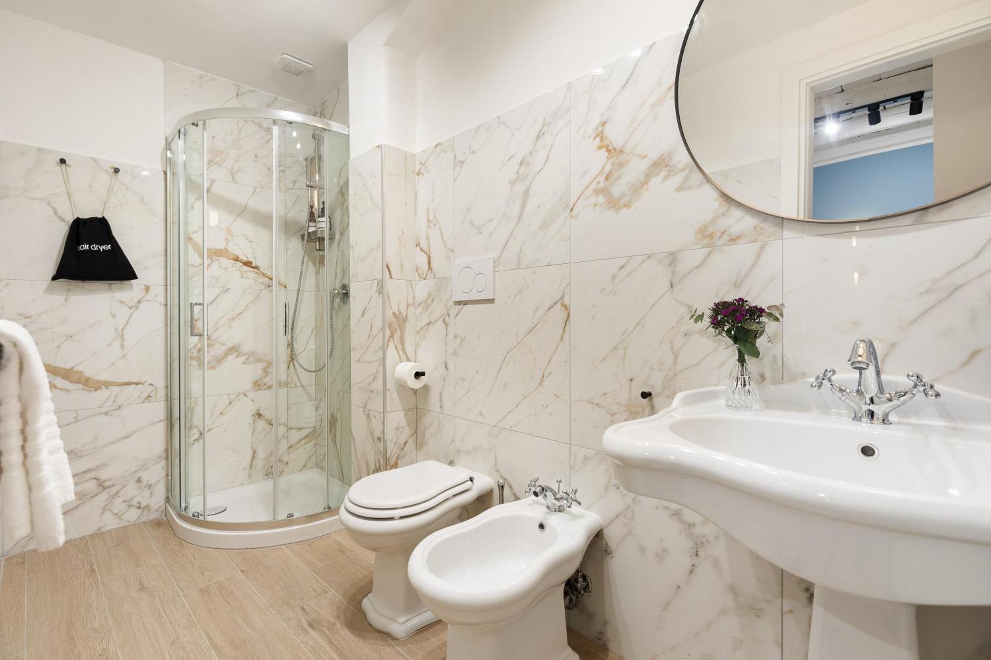 Leopardo Boutique Apartment In Trastevere Рим Экстерьер фото