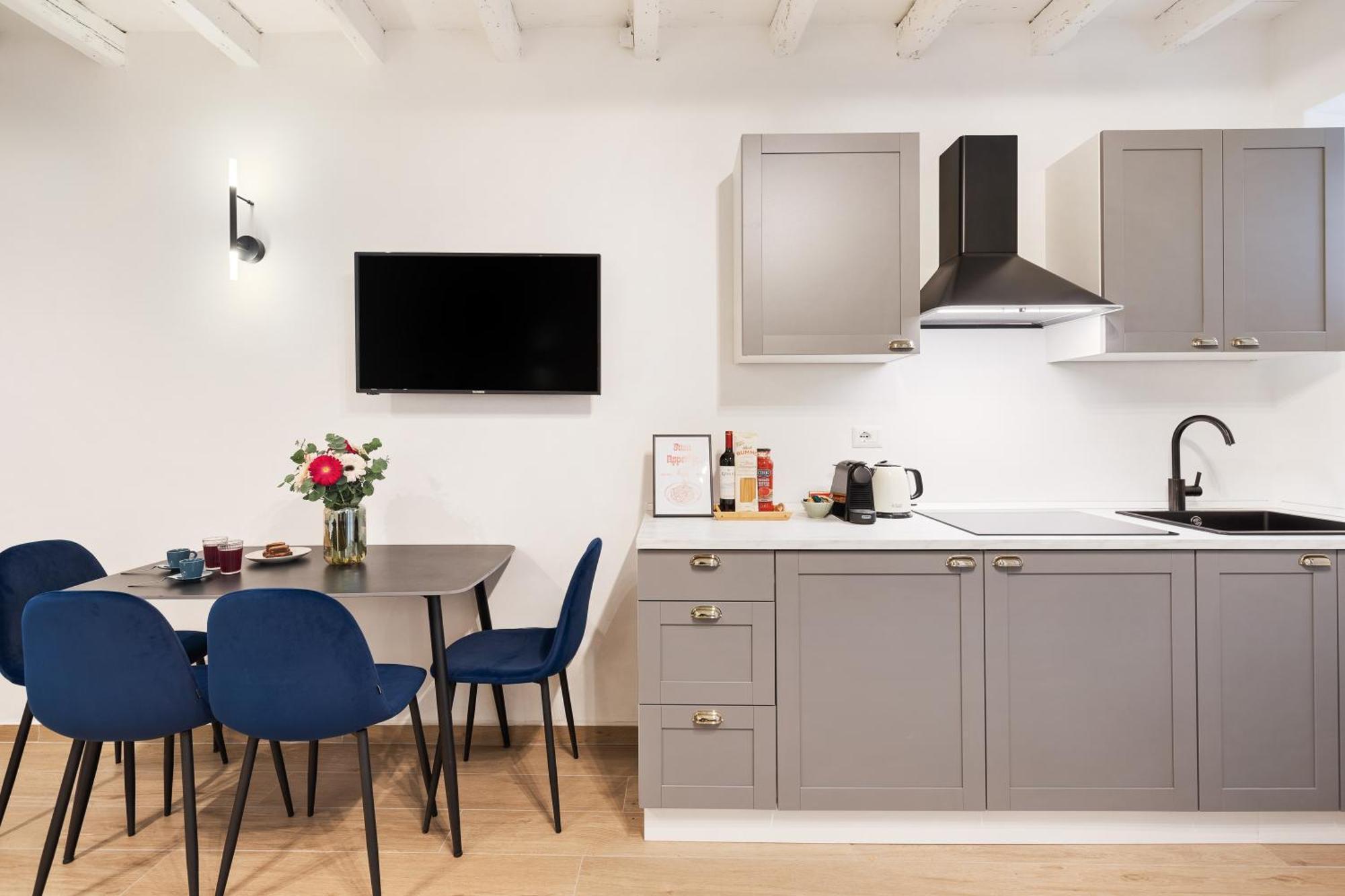 Leopardo Boutique Apartment In Trastevere Рим Экстерьер фото