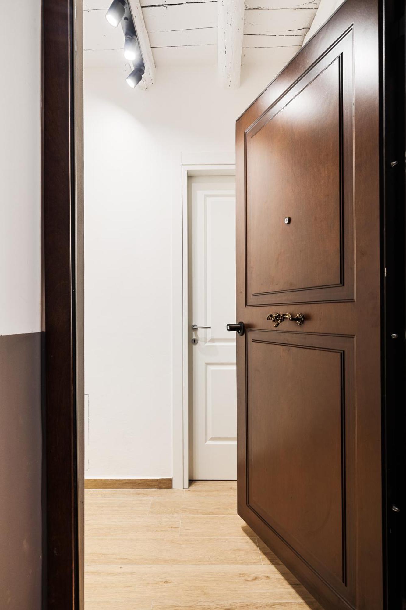 Leopardo Boutique Apartment In Trastevere Рим Экстерьер фото