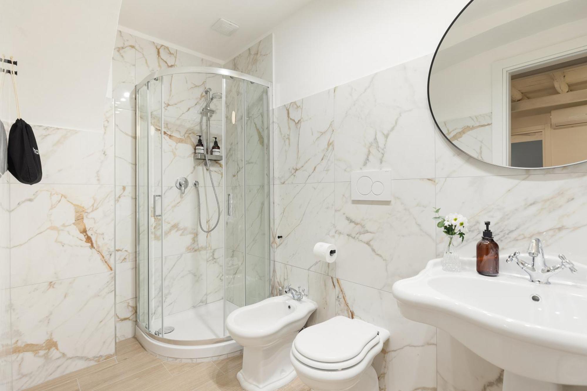 Leopardo Boutique Apartment In Trastevere Рим Экстерьер фото