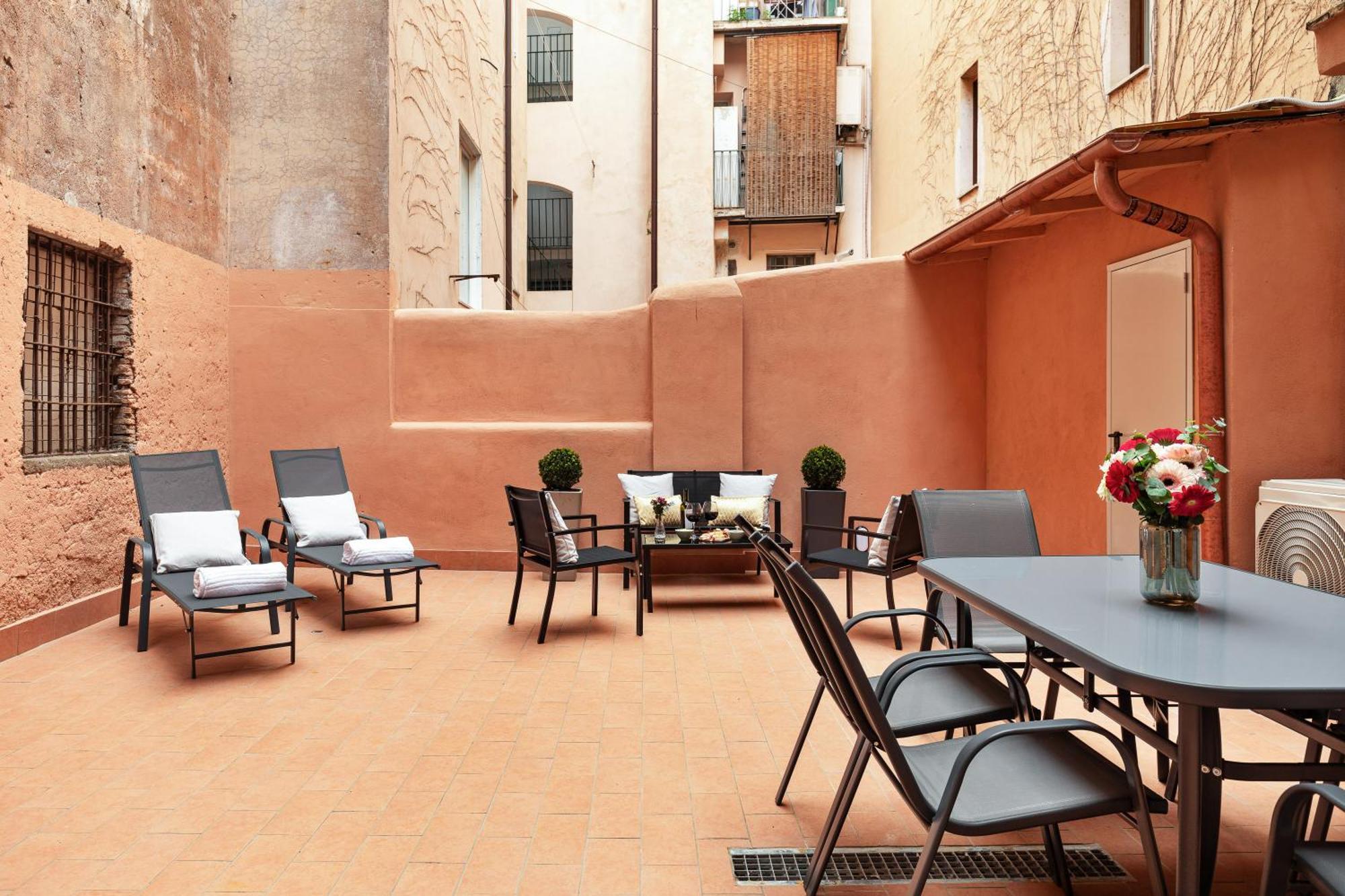 Leopardo Boutique Apartment In Trastevere Рим Экстерьер фото